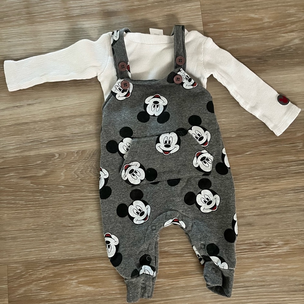 Baby clothes